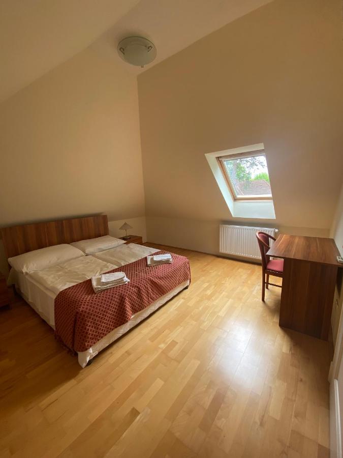 Fonix Hotel Балатонфёльдвар Экстерьер фото