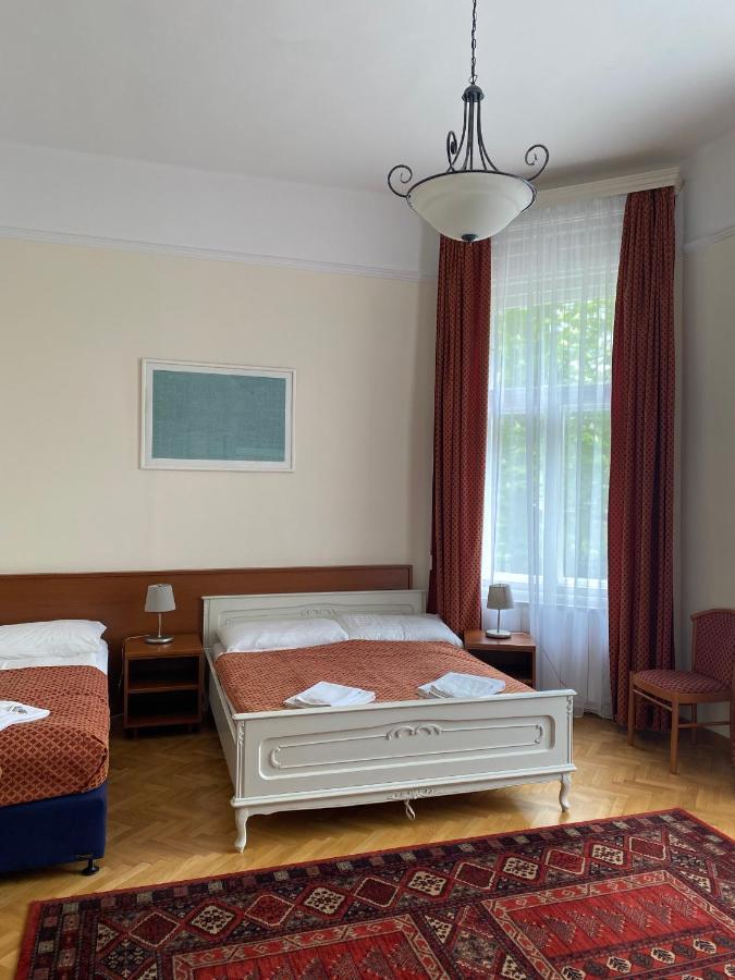 Fonix Hotel Балатонфёльдвар Экстерьер фото
