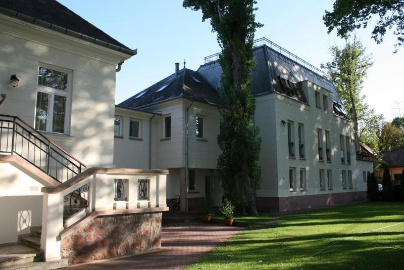 Fonix Hotel Балатонфёльдвар Экстерьер фото