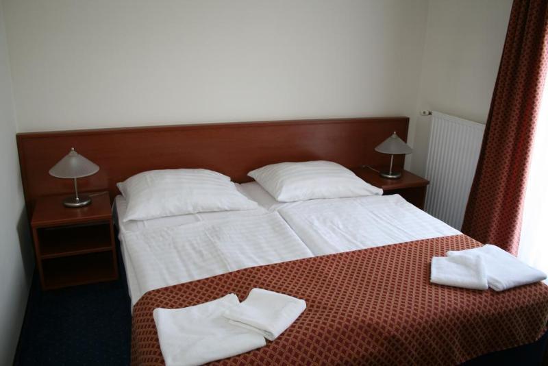 Fonix Hotel Балатонфёльдвар Экстерьер фото