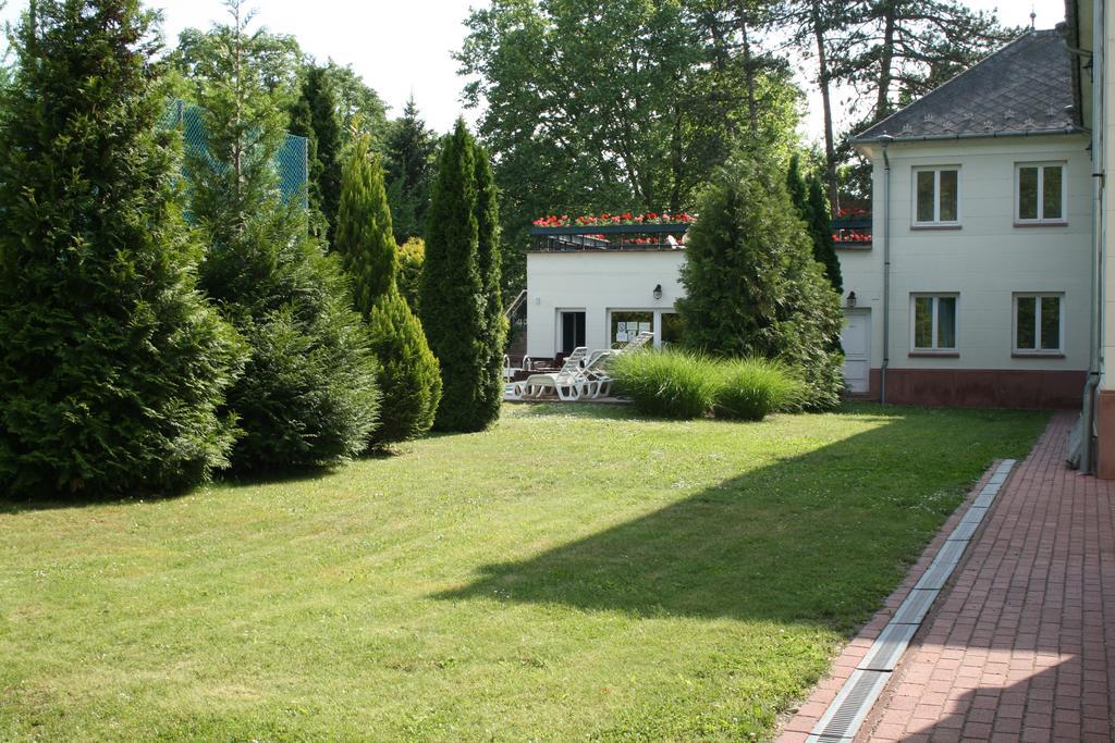 Fonix Hotel Балатонфёльдвар Экстерьер фото