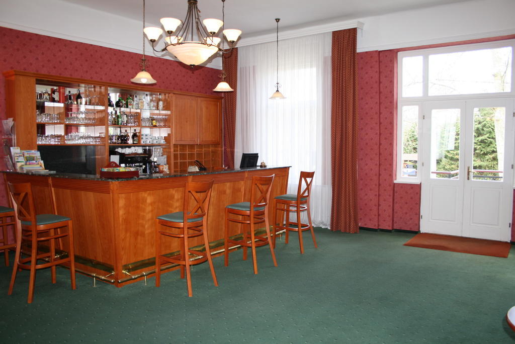 Fonix Hotel Балатонфёльдвар Экстерьер фото